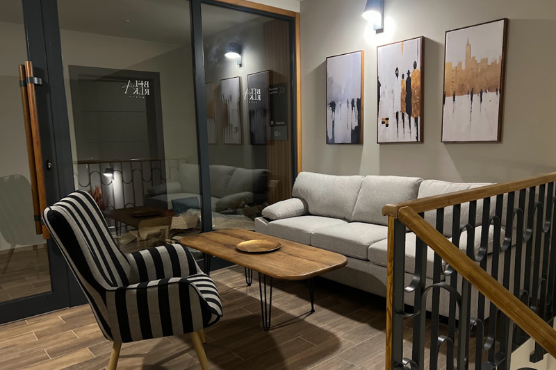 Recepcija Apartmani Bela Reka 05